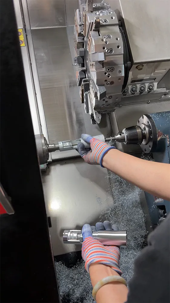 On-site photo of the CNC machining center in operation at the ShunFeng workshop